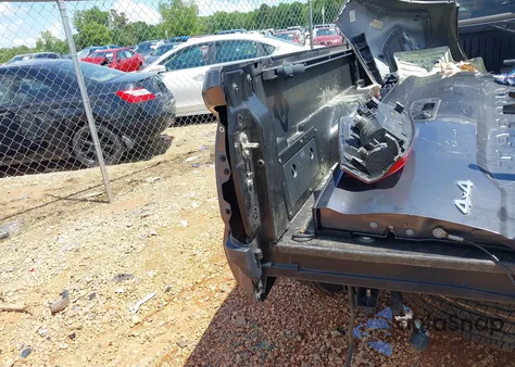 2017 Toyota Tacoma Sr5 V6 from USA, damaged, VIN 5TFDZ5BN2HX014661